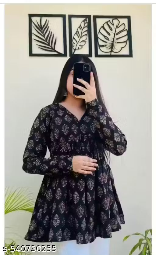 Womens Girls White stylish Cotton Printed Short Kurti